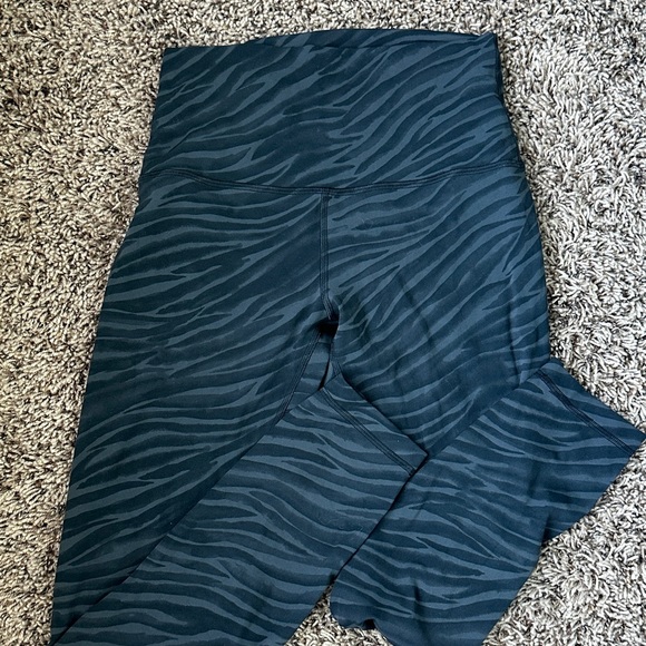 Lululemon - Picture 1 of 3